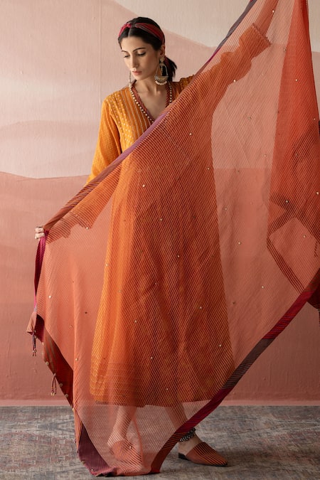 Swatti Kapoor Orange Striped Silk Organza Lapes Dupatta at Aza Fashions Swatti Kapoor_Orange Striped Silk Organza Lapes Dupatta _at_Aza_Fashions