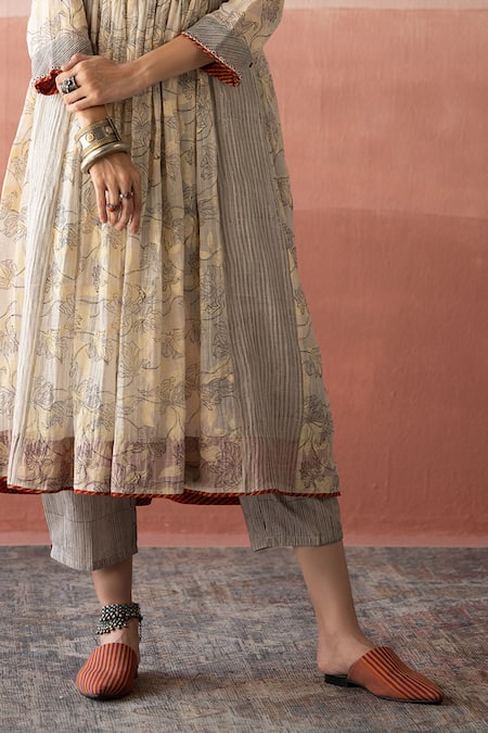 Buy_Swatti Kapoor_White Chanderi, Cotton Embroidery Round Lateefah Floral Hand Block Print Kurta _Online_at_Aza_Fashions