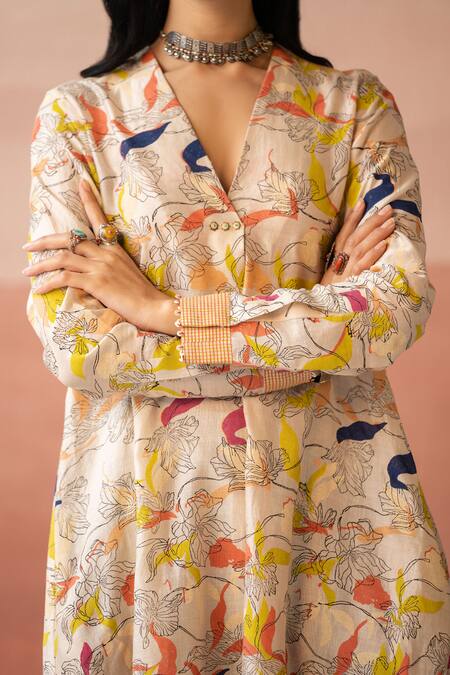 Shop_Swatti Kapoor_White Woven 60gm Chanderi Block Printed Floral V Neck Manal Kurta _Online_at_Aza_Fashions