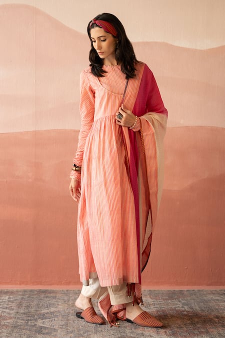 Shop Swatti Kapoor White Woven 40gm Chanderi Block Margrita Border Dupatta at Aza Fashions Shop_Swatti Kapoor_White Woven 40gm Chanderi Block Margrita Border Dupatta _at_Aza_Fashions