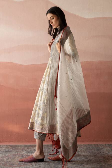 Buy_Swatti Kapoor_White Wool, Silk, Cotton Tassels Mariam Stripe Print Dupatta _Online_at_Aza_Fashions