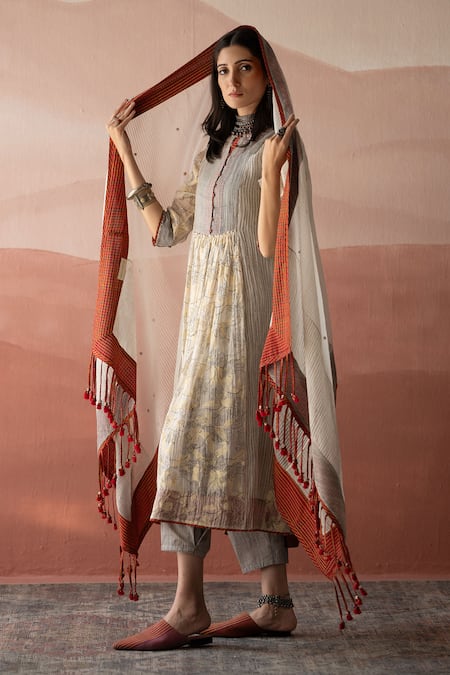 Shop_Swatti Kapoor_White Wool, Silk, Cotton Tassels Mariam Stripe Print Dupatta _Online_at_Aza_Fashions