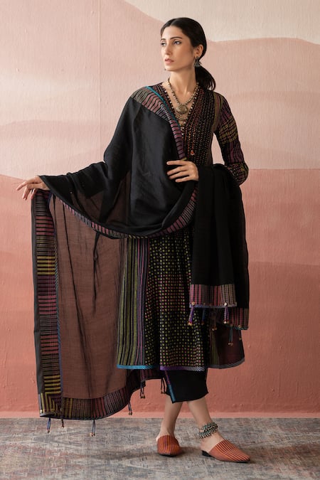 Buy_Swatti Kapoor_Black Chanderi Beads, Tassels Moke Stripe Border Woven Dupatta _Online_at_Aza_Fashions