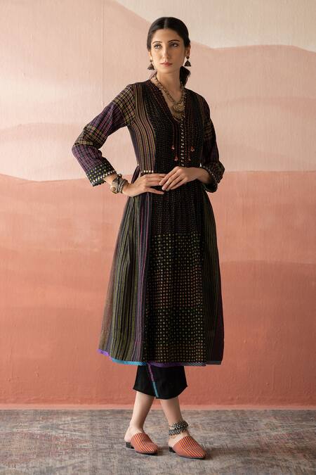 Buy Swatti Kapoor Black Kurta Woven Chanderi 40gm Block Printed Polka Dot V Neck Nailah Online at Aza Fashions Buy_Swatti Kapoor_Black Kurta Woven Chanderi 40gm Block Printed Polka Dot V Neck Nailah _Online_at_Aza_Fashions