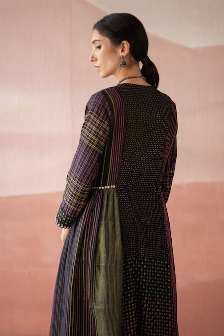 Shop Swatti Kapoor Black Kurta Woven Chanderi 40gm Block Printed Polka Dot V Neck Nailah Online at Aza Fashions Shop_Swatti Kapoor_Black Kurta Woven Chanderi 40gm Block Printed Polka Dot V Neck Nailah _Online_at_Aza_Fashions