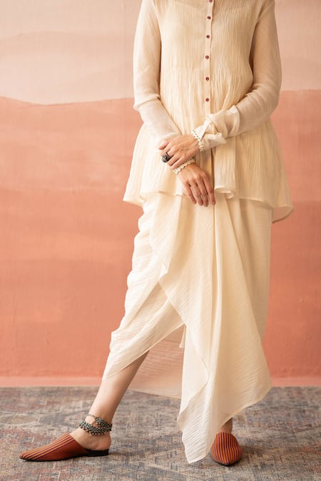 Swatti Kapoor_White Chanderi, Cotton Beads Collared Tanta Textured Shirt _at_Aza_Fashions
