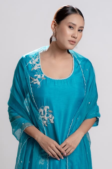 Harshita Jain_Blue Sola Silk Organza Hand Embroidery Pearl Straight Kurta Pant Set  _at_Aza_Fashions