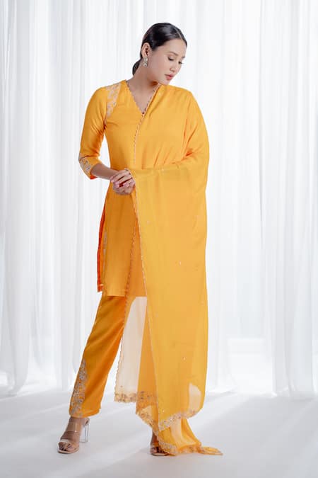 Harshita Jain Thread Embroidered Straight Kurta Pant Set 