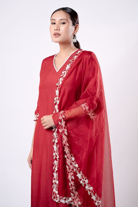 Shop_Harshita Jain_Red Sola Silk Organza Hand Embroidery Bead V Neck Straight Kurta Set  _Online_at_Aza_Fashions