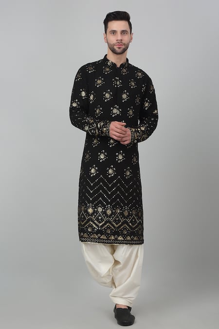 Aham-Vayam Black Cotton Embroidered Thread And Sequin Work Sitaara Jahan Kurta Set 