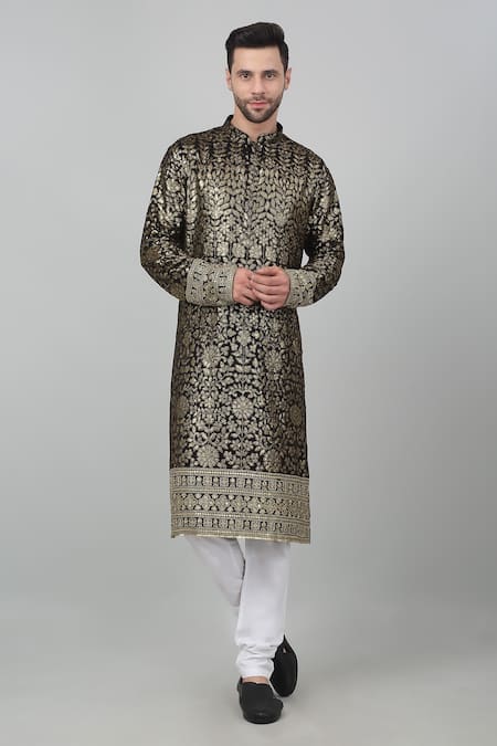 Aham-Vayam Black Cotton Embroidered Thread Pulbangush Sequin Kurta Set 