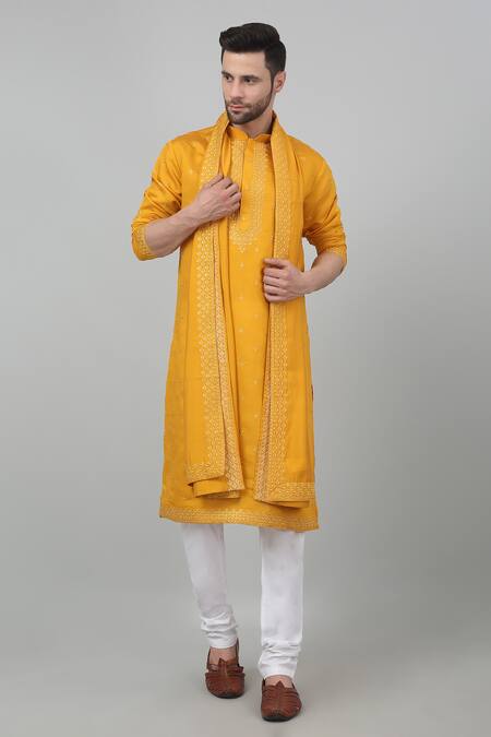 Buy Aham-Vayam Yellow Cotton Embroidery, Sequins Riwayat Thread Kurta Set Buy_Aham-Vayam_Yellow Cotton Embroidery, Sequins Riwayat Thread Kurta Set