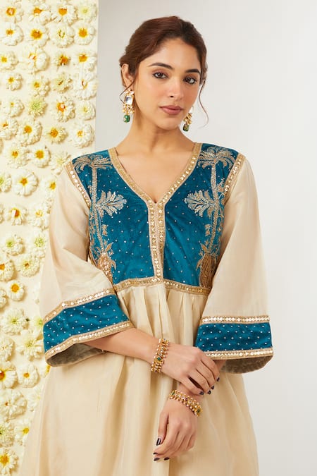 Buy_Tashee_Beige Tissue, Velvet Embroidery V-neck Floral Kurta And Pant Set _Online_at_Aza_Fashions