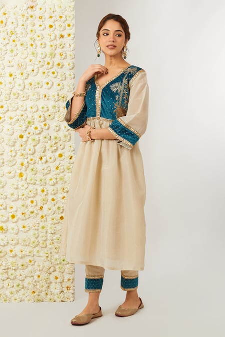 Shop_Tashee_Beige Tissue, Velvet Embroidery V-neck Floral Kurta And Pant Set _at_Aza_Fashions