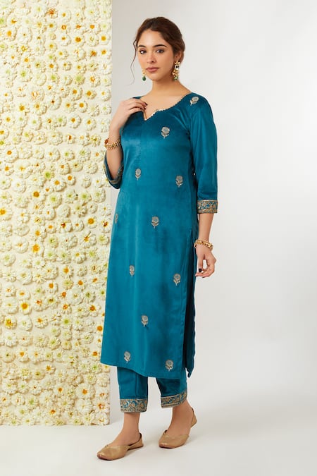 Buy_Tashee_Blue Velvet Embroidery Split V-neck Floral Work Kurta And Pant Set _Online_at_Aza_Fashions