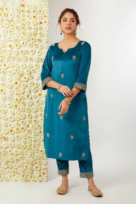 Buy_Tashee_Blue Velvet, Organza Embroidery Split V-neck Floral Work Kurta Pant Set _Online_at_Aza_Fashions
