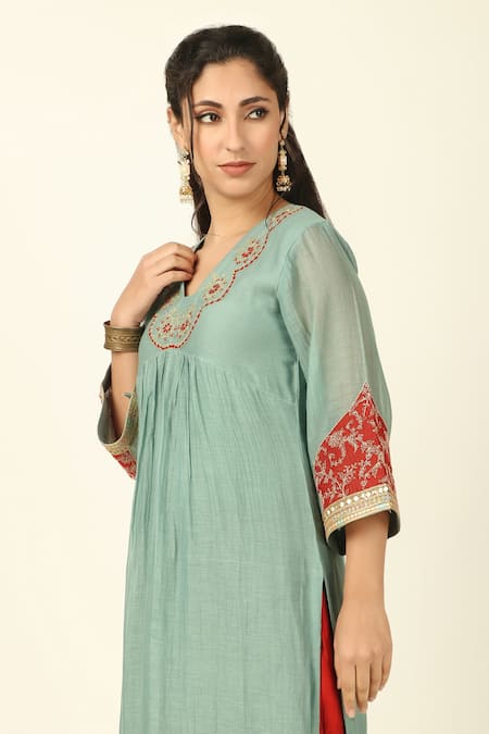 Tashee Blue Chanderi, Cotton Embroidery, Lace V-neck Floral Kurta Pant Set at Aza Fashions Tashee_Blue Chanderi, Cotton Embroidery, Lace V-neck Floral Kurta Pant Set _at_Aza_Fashions
