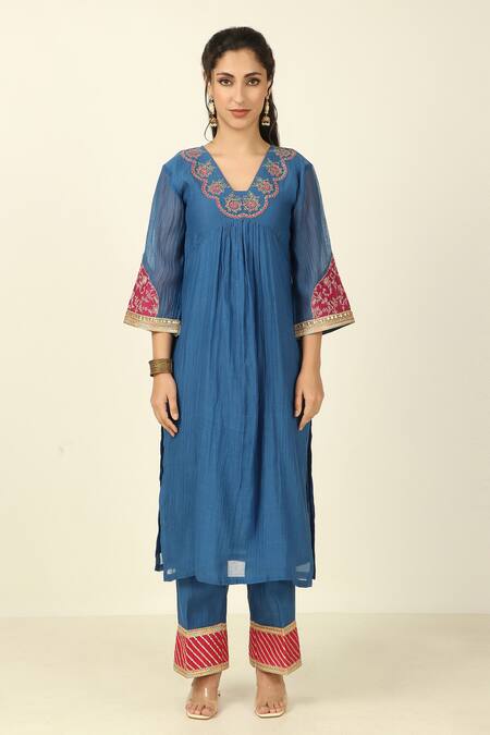 Buy_Tashee_Blue Chanderi, Cotton Embroidery V-neck Threadwork Kurta With Pant _Online_at_Aza_Fashions