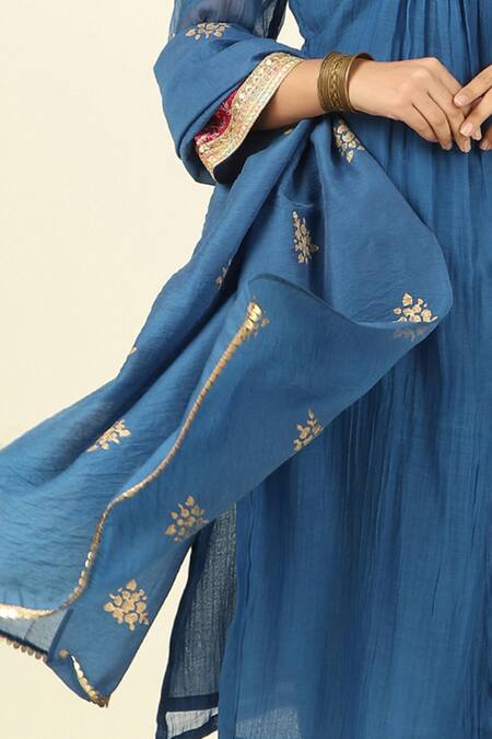 Shop_Tashee_Blue Chanderi, Cotton Embroidery, Lace V-neck Threadwork Kurta Pant Set 