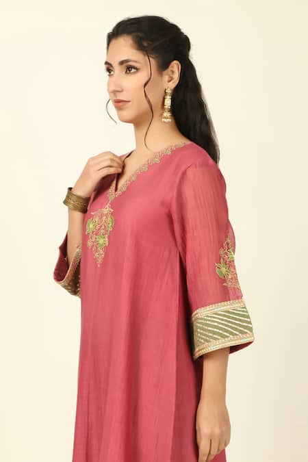 Tashee_Pink Chanderi, Cotton Embroidery, Gota Patti V-neck Floral Kurta Set _at_Aza_Fashions