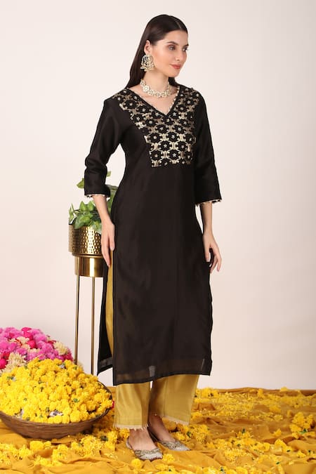 Shop_Tashee_Black Chanderi, Organza Embroidery, Lace Zari Blossom Yoke Kurta Pant Set 