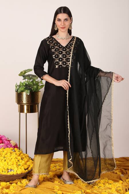 Shop_Tashee_Black Organza, Chanderi Embroidery, Pearls Zari Blossom Yoke Kurta With Pant 