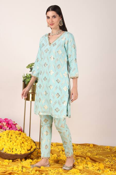Shop_Tashee_Blue Chanderi, Organza Pearls, Lace V-neck Zari Fleur Weaved Kurta Pant Set _Online_at_Aza_Fashions