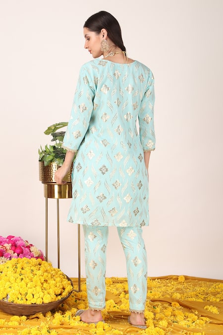 Shop_Tashee_Blue Organza, Chanderi Zari, Pearls V-neck Fleur Weaved Kurta With Pant _at_Aza_Fashions
