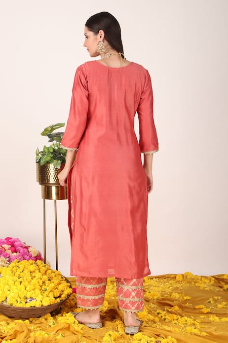 Shop_Tashee_Orange Organza, Chanderi Pearls, Zari Round Bloom Jaal Applique Yoke Kurta Set _at_Aza_Fashions