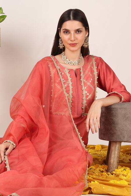 Buy_Tashee_Orange Organza, Chanderi Pearls, Zari Round Bloom Jaal Applique Yoke Kurta Set 