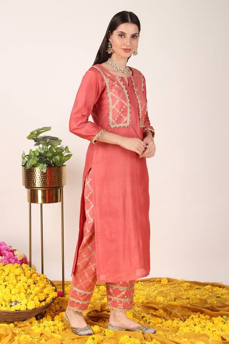 Tashee_Orange Organza, Chanderi Zari Round Bloom Jaal Applique Yoke Kurta With Pant _at_Aza_Fashions