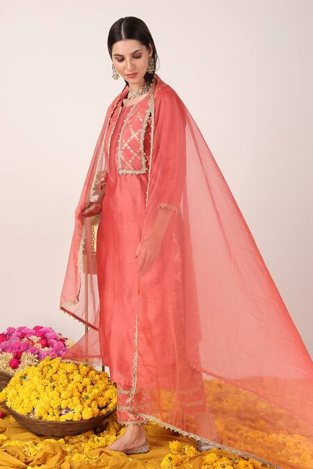 Shop_Tashee_Orange Organza, Chanderi Zari Round Bloom Jaal Applique Yoke Kurta With Pant 