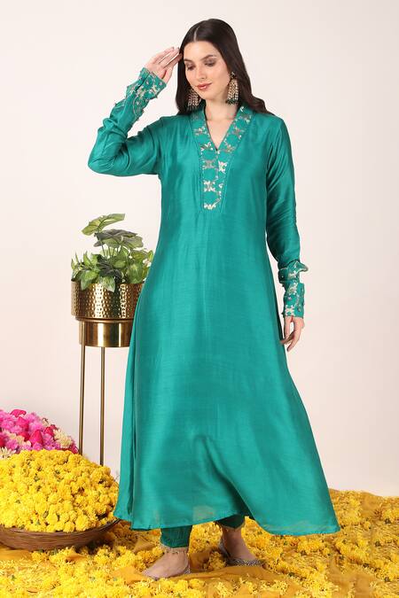 Buy_Tashee_Green Organza, Chanderi Weaved Zari Bloom Neckline Anarkali With Pant _Online_at_Aza_Fashions