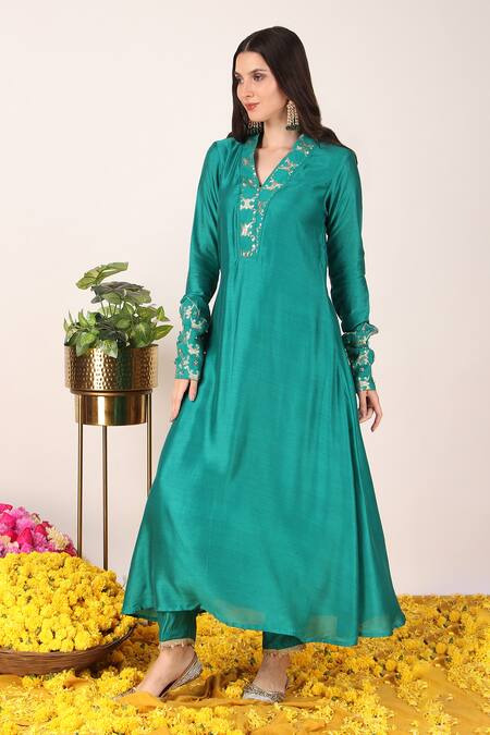 Shop_Tashee_Green Organza, Chanderi Weaved Zari Bloom Neckline Anarkali With Pant _Online_at_Aza_Fashions