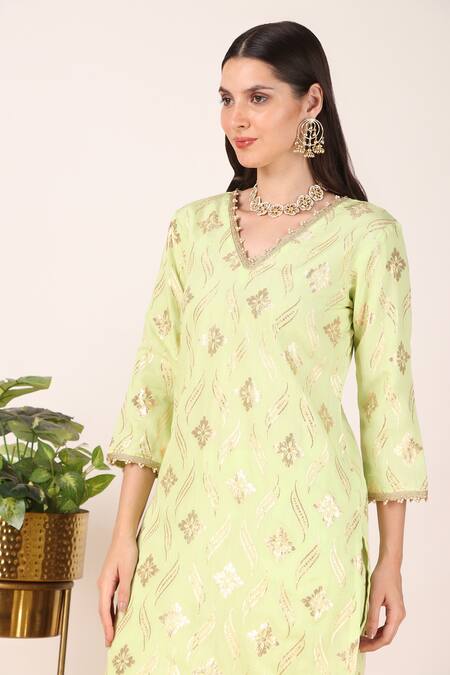 Shop_Tashee_Green Organza, Chanderi Zari, Pearls V-neck Gardenia Pattern Kurta With Pant _Online_at_Aza_Fashions