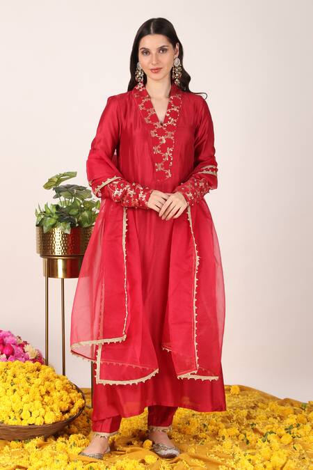 Buy_Tashee_Red Organza, Chanderi Zari, Lace Weaved Florin Neckline Anarkali With Pant 