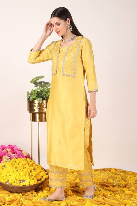 Buy_Tashee_Yellow Organza, Chanderi Pearls, Zari Round Florin Jaal Applique Yoke Kurta Set _Online_at_Aza_Fashions