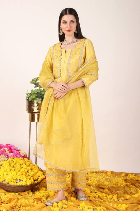 Buy_Tashee_Yellow Organza, Chanderi Pearls, Zari Round Florin Jaal Applique Yoke Kurta Set 
