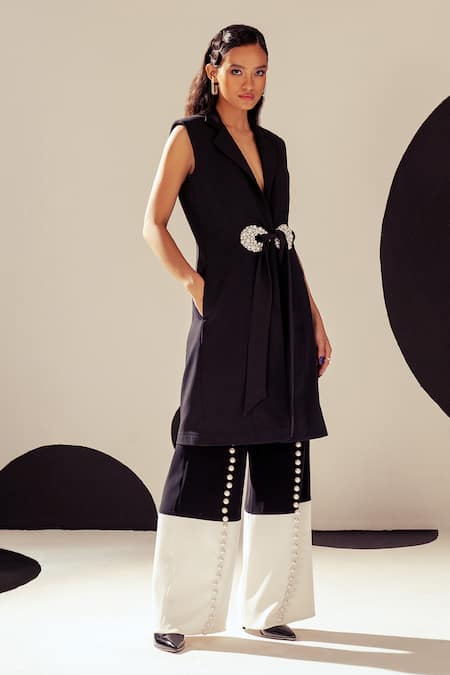 Sameer Madan Black Taffeta, Brocade Pearls V-neck The Shirley Gilet Embellished Coat Online at Aza Fashions Sameer Madan_Black Taffeta, Brocade Pearls V-neck The Shirley Gilet Embellished Coat _Online_at_Aza_Fashions