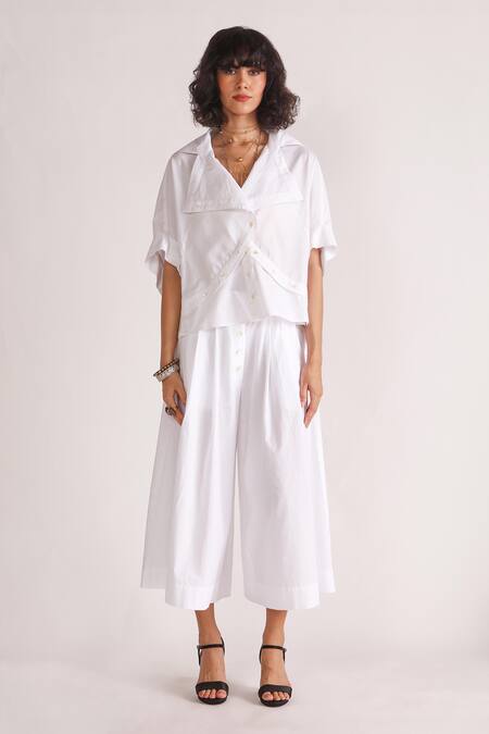 Buy House Of Three White Poplin Hridaya Wide Leg Pleated Solid Pant Online at Aza Fashions Buy_House Of Three_White Poplin Hridaya Wide Leg Pleated Solid Pant _Online_at_Aza_Fashions