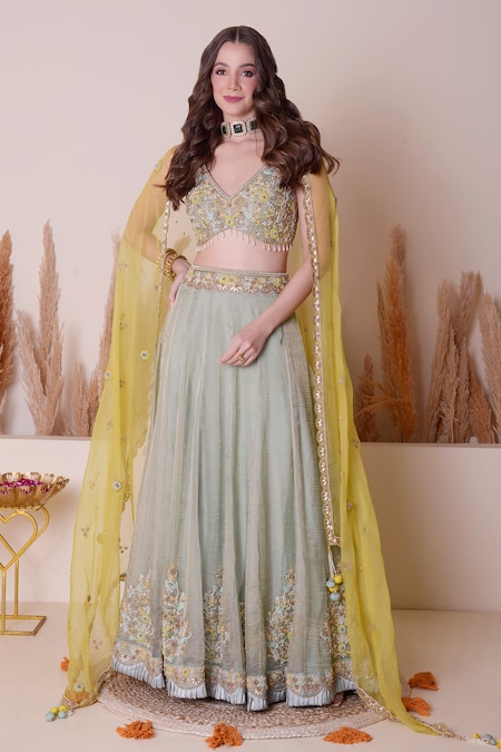 Surabhi Arya Placed Zardozi Floral Embroidered Lehenga Set 