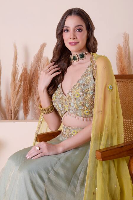 Buy_Surabhi Arya_Green Organza, Tissue Pearls, Placed Zardozi Floral Embroidered Lehenga Set 