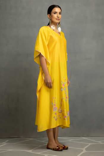 Buy_Kahani Lush_Yellow Chanderi Applique V-neck Placement Work Kaftan _Online_at_Aza_Fashions