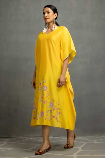 Shop_Kahani Lush_Yellow Chanderi Applique V-neck Placement Work Kaftan _Online_at_Aza_Fashions