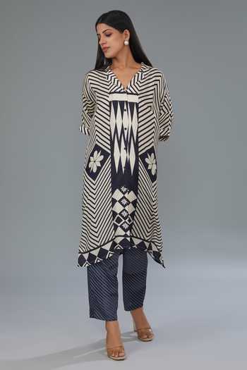 Shop Kahani Lush Black Cotton, Silk Embroidery V-neck Printed Shirt Kurta And Pant Set Online at Aza Fashions Shop_Kahani Lush_Black Cotton, Silk Embroidery V-neck Printed Shirt Kurta And Pant Set _Online_at_Aza_Fashions