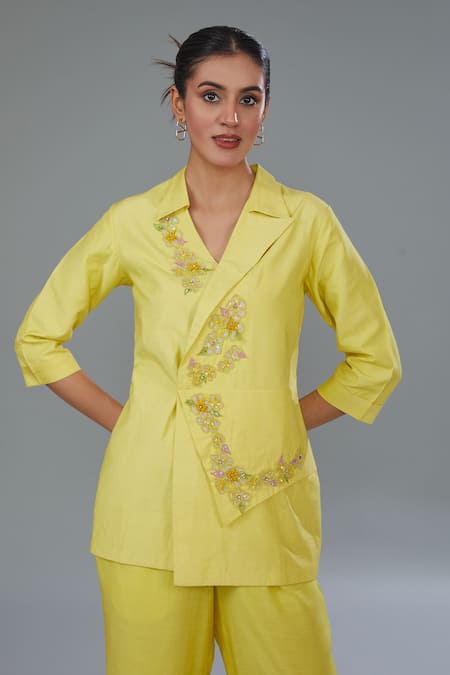 Kahani Lush_Yellow Cotton, Silk Embroidery Collared Floral Applique Work Shirt And Pant Set _Online_at_Aza_Fashions