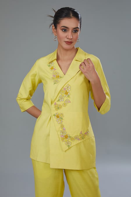 Buy_Kahani Lush_Yellow Cotton, Silk Embroidery Collared Floral Applique Work Shirt And Pant Set _Online_at_Aza_Fashions