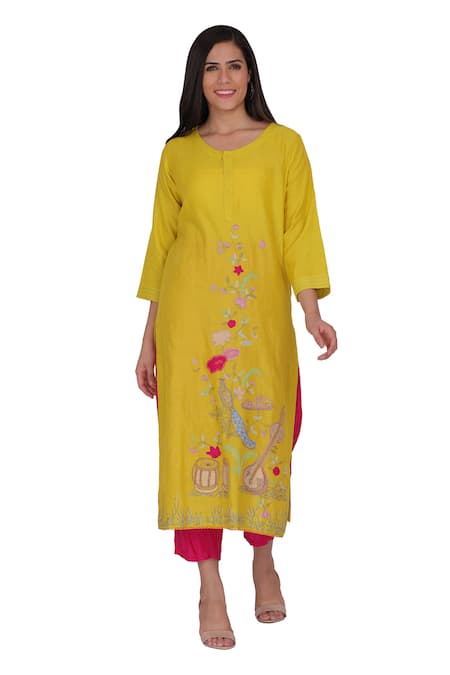 Kahani Lush Yellow Chanderi Silk Embroidered Peacock Round Instrumental Kurta And Pant Set 