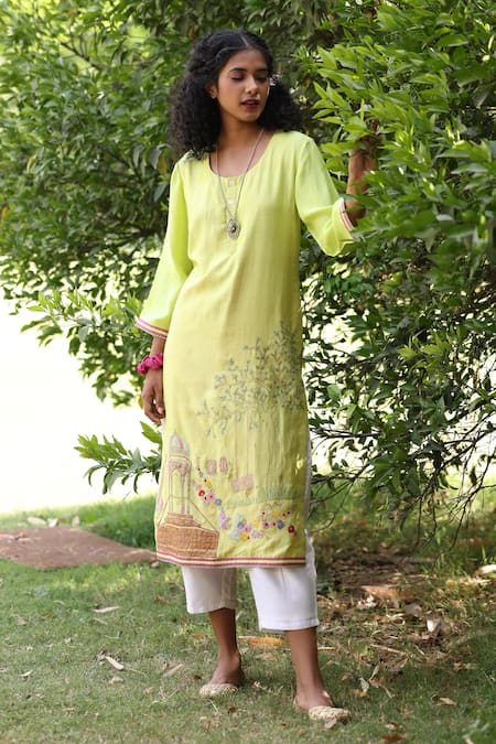 Kahani Lush Green Cotton Embroidered Tree U Neck Mughal Garden Kurta And Pant Set