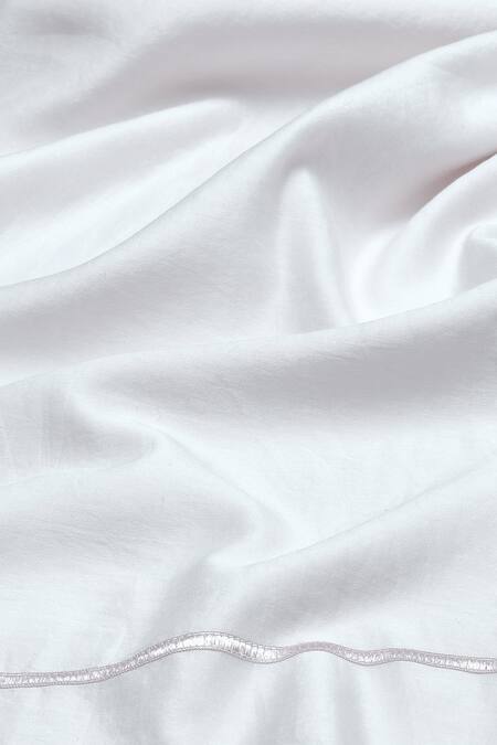 Abraham And Thakore_Ivory Chanderi Embroidery Split V-neck French Knot Kurta_at_Aza_Fashions